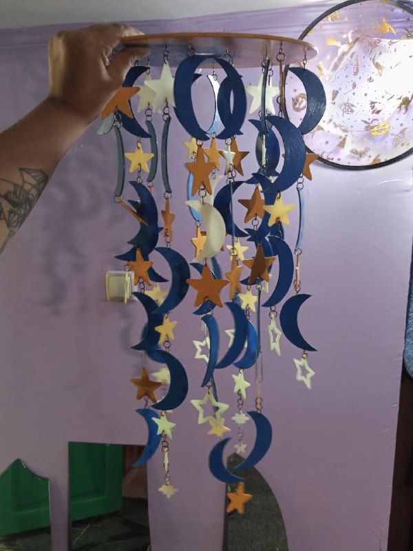 Чемодан ретро, декор с подсветкой, шляпы ведьмы, игрушки 2