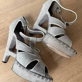 Женские туфли Saint Laurent, Christian Louboutin, Chanel, Louis Vuitton 7