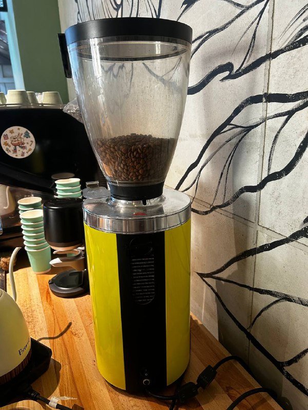 Профессиональная кофемолка Mahlkönig E65S GbW жёлтая 2