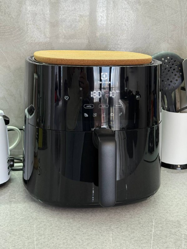 Аэрогриль Electrolux Air Fryer EAF7B 6.8 л 1
