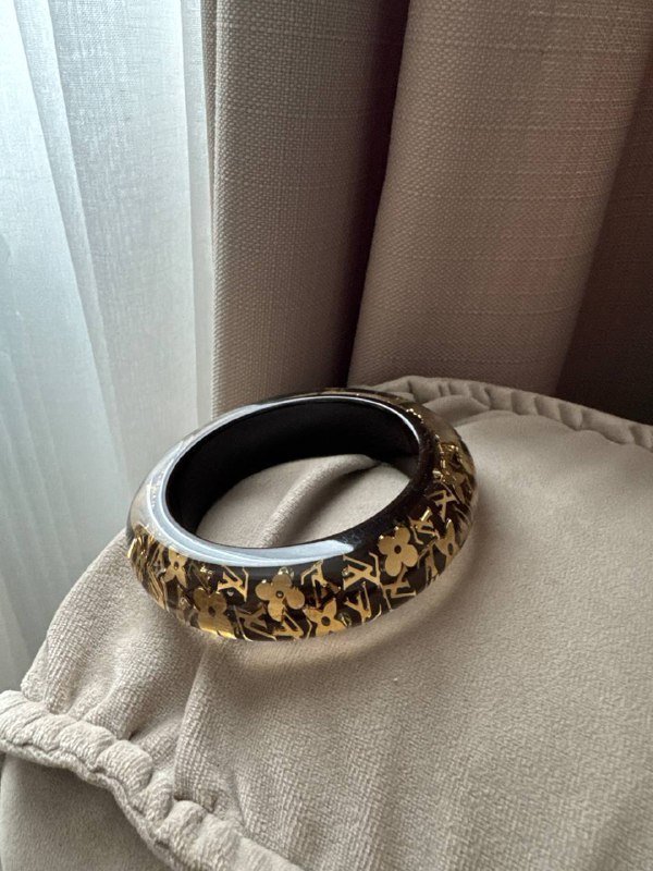 Юбка Gucci, худи, шапочка Sonya Rikel, платье Zara, костюм Zara, юбка Plein Sud, кеды DIOR, браслет Louis Vuitton, кольцо Swarovski, кулон Swarovski 7