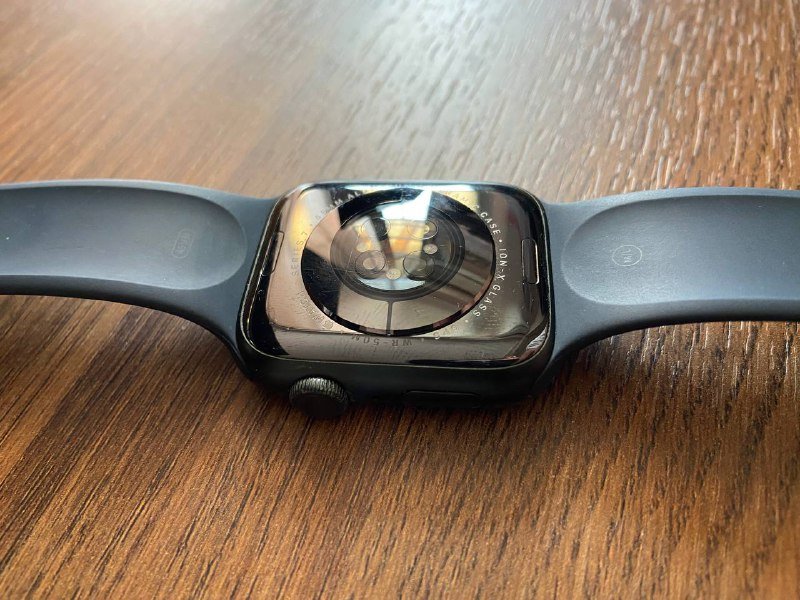 Apple Watch Series 7 Green 45 мм, ремешки, зарядное устройство 3