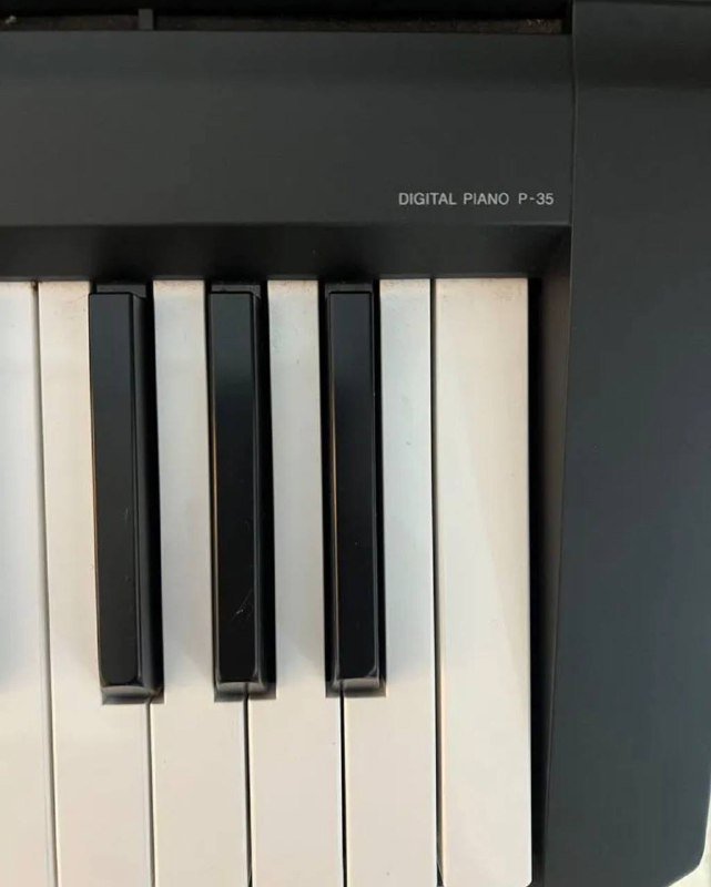 Цифровое пианино Yamaha P-35, стойка, пюпитр, педаль, стул 4