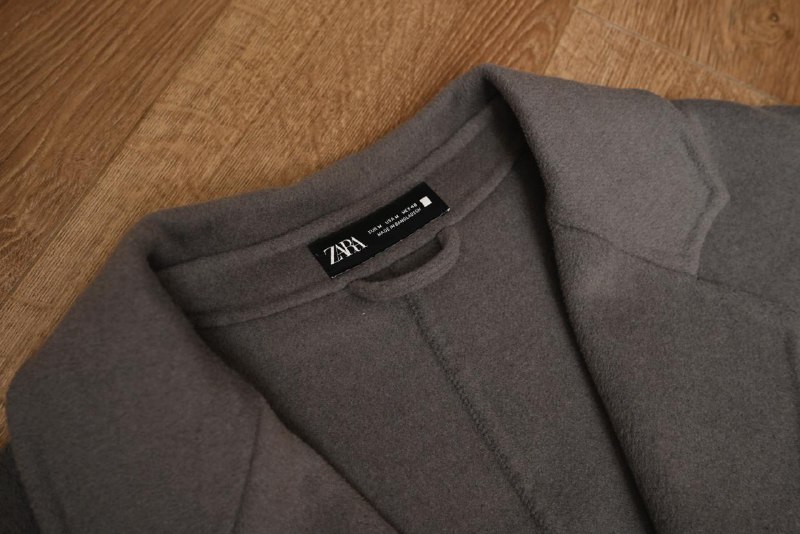 Женские джинсы Levi’s, юбка Zara, пиджак NAKD, мужские джинсы Levi’s, мужское пальто Zara 10