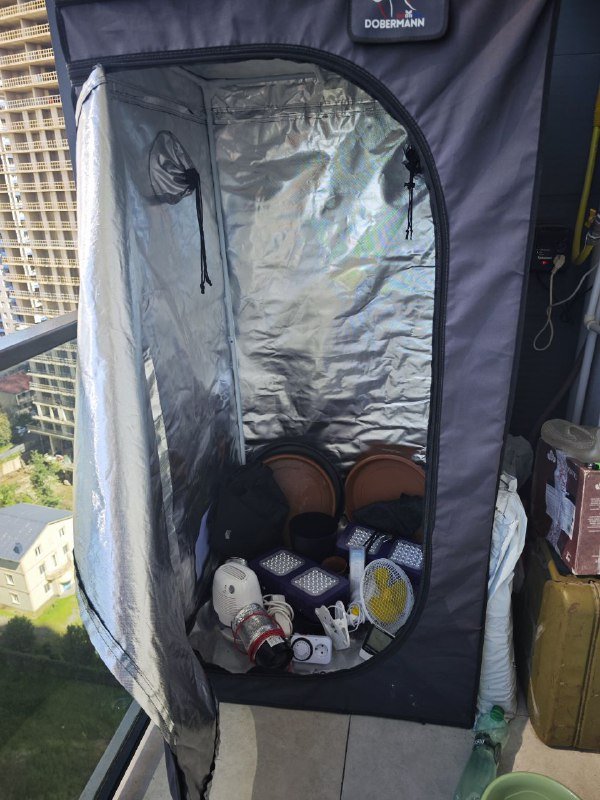 Набор оборудования для выращивания растений в гроубоксе