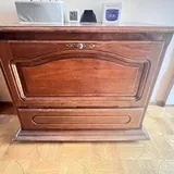Деревянная мебель, матрасы, диван, телевизоры, микроволновка 7
