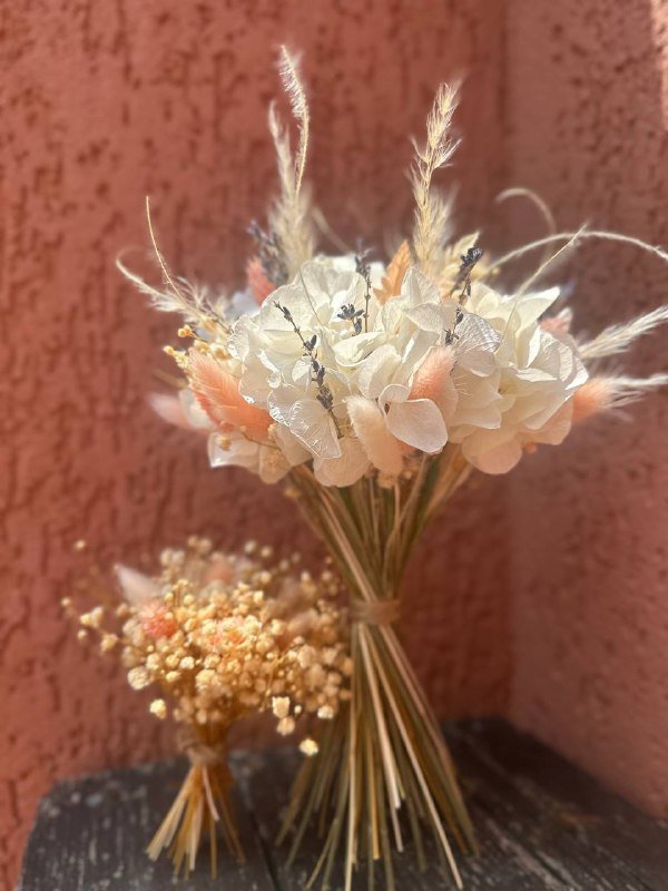 Композиции из натуральных стабилизированных цветов и сухоцветов с открыткой 3