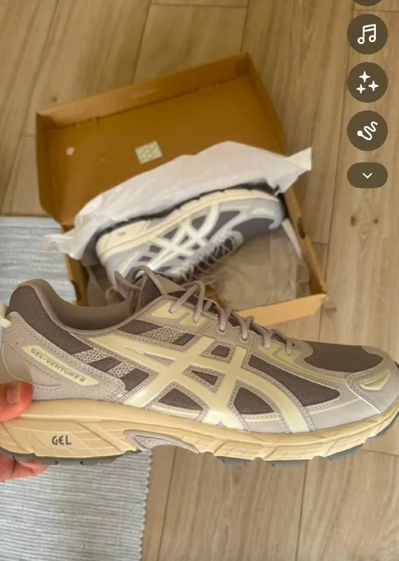 Новые ASICS Gel Venture 1