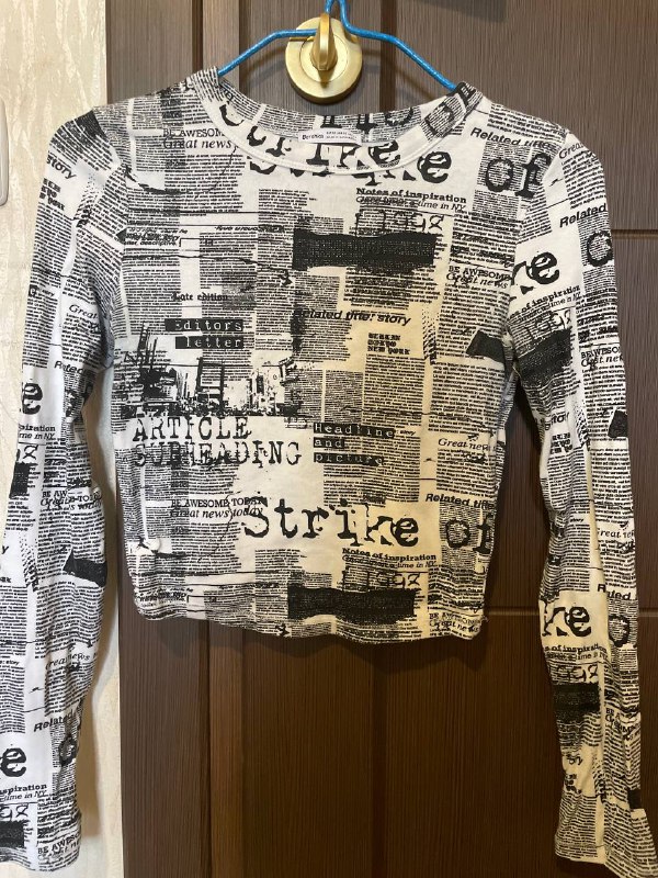 Топ Bershka, футболка New Yorker, рубашка, джинсы Koton, свитшот shein