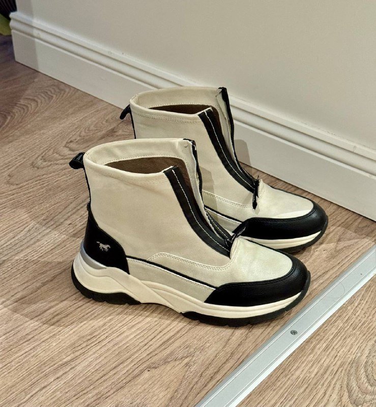 Женские ботинки Mustang, ботинки черные, шапки, подушка для шеи, леггинсы, майка