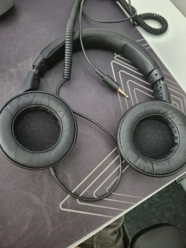 Beyerdynamic DT 240 Pro 1