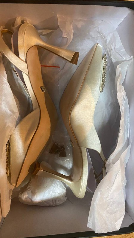 Туфли женские Badgley Mischka 7 US бежевые с кристаллами 7