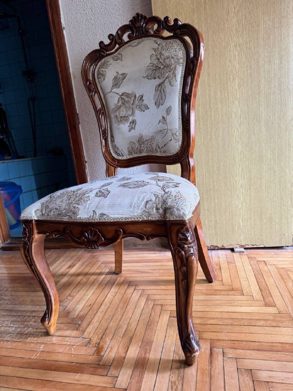 Стол из иранского дерева со стульями и креслами