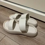 Босоножки 1