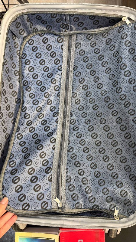 Чемодан прочный и легкий 2