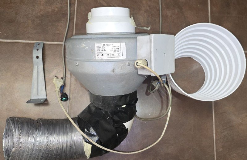 Мощная вытяжка с гофрой и переходником