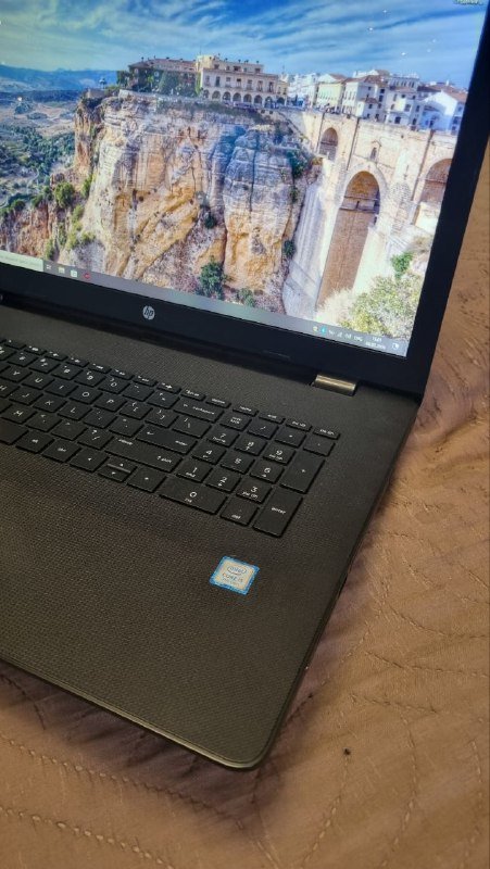 Ноутбук HP 17 i5 8 ГБ 120 ГБ SSD