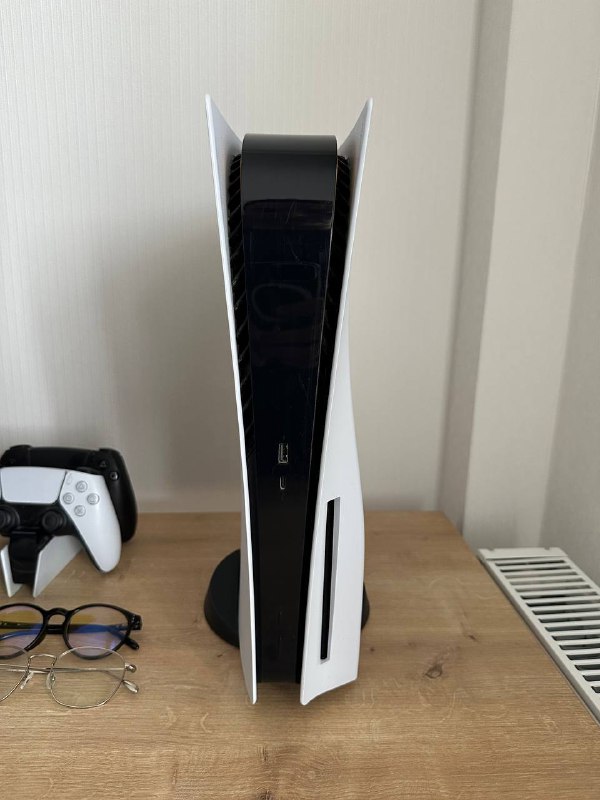 Playstation 5 с дисководом на 1 тб, два джойстика 2