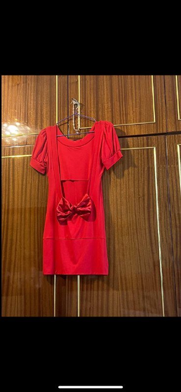 Джинсы, Черное длинное платье, Черное платье, Красное платье, Сумка бершка, Черная кофта, Худи 5