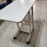 Регулируемый столик 3