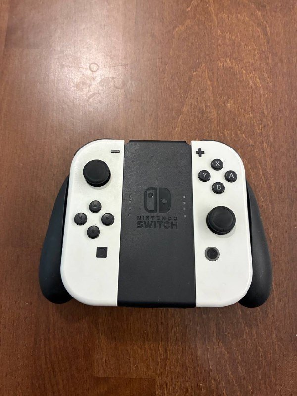 Nintendo Switch OLED Mario Red Edition, контроллеры, зарядки, SD карта 4