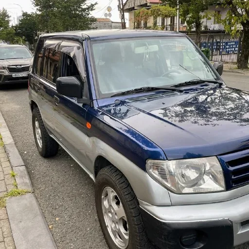 Mitsubishi Pajero iO 1999