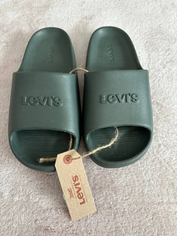 Шлепки Levi's, 38 размер 1