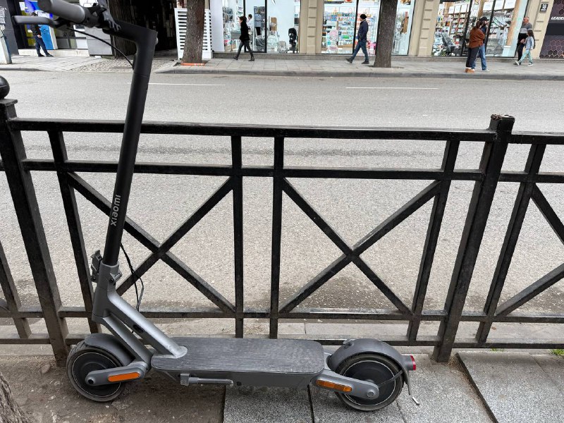 Xiaomi 4 Ultra Electric Scooter 2