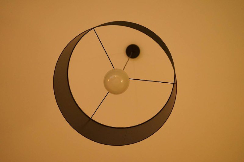 Люстра большая черная минималистичная 4