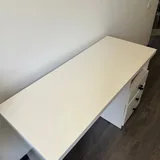 Маникюрный столик 3