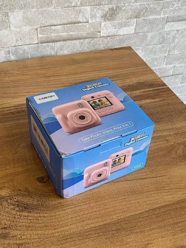 Черный и бежевый чековые фотоаппараты, чековые рулоны 2