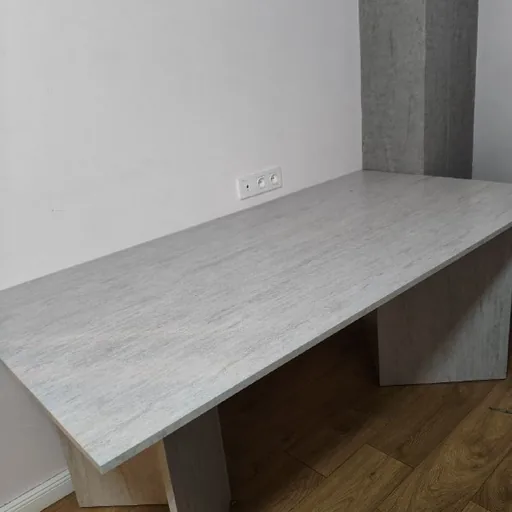Desk 1800×900
