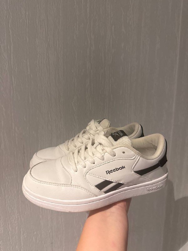 Женские кеды Reebok 36 размера, тапочки плюшевые хэндмэйд 36, мужские тапочки 43 размера