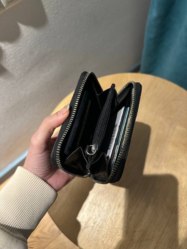 Кожаный кошелек DKNY 2