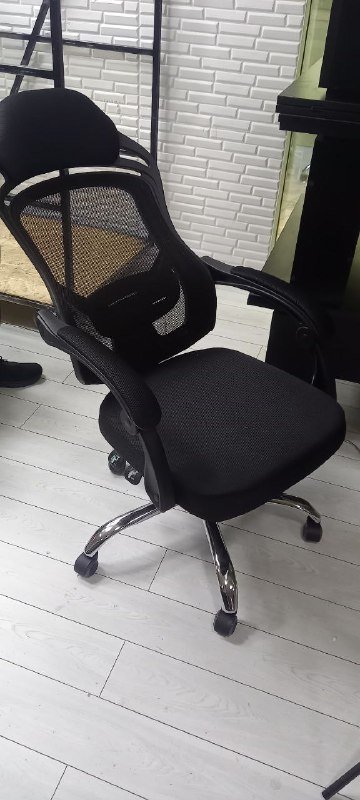 Офисное кресло с регулировкой высоты и наклона спинки 4