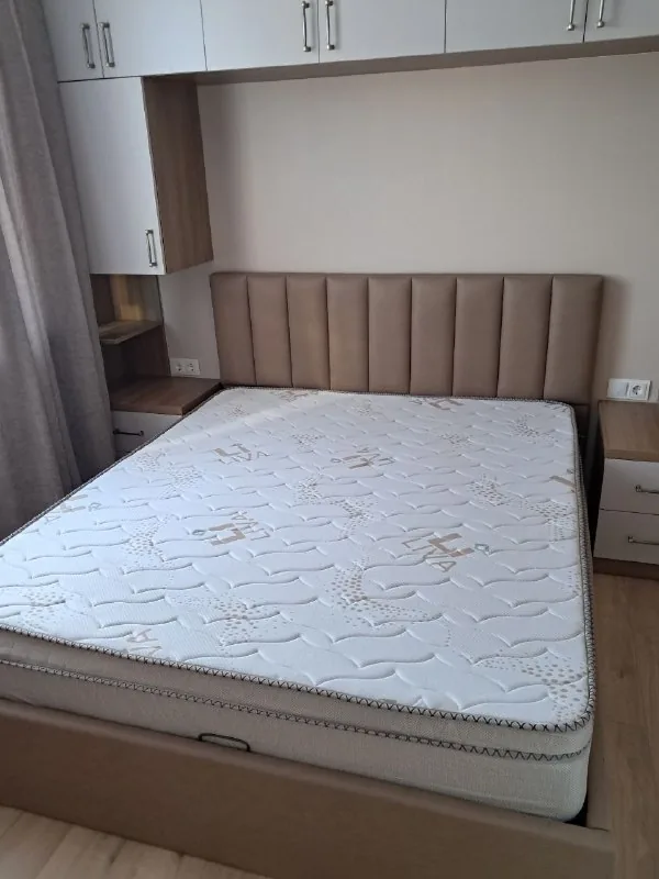 Кровать с матрасом 1