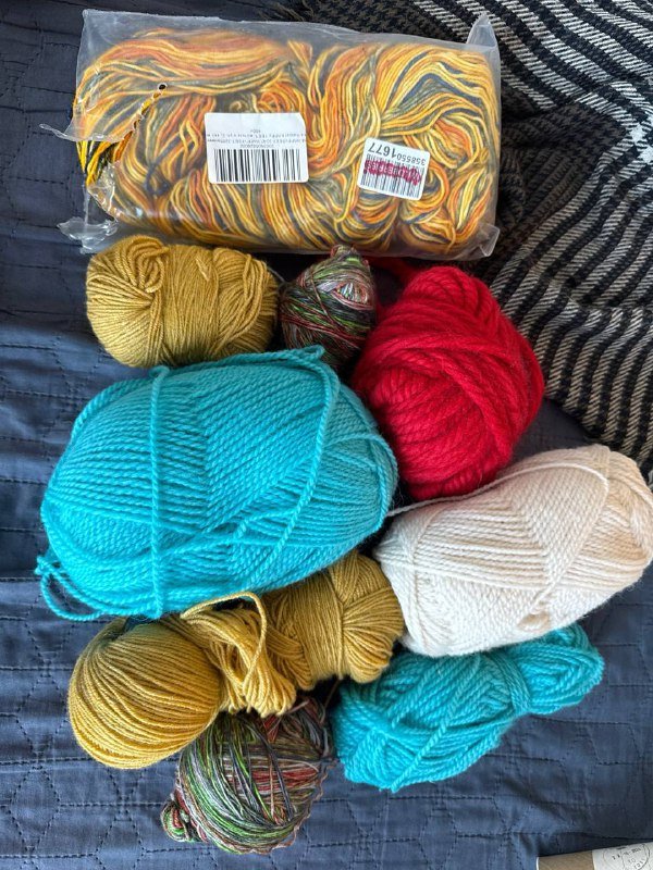 Нитки разноцветные