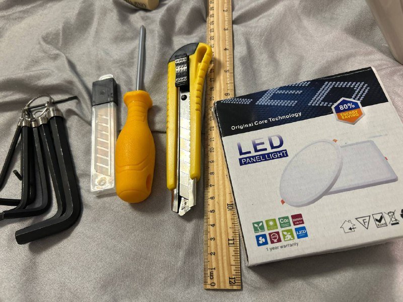 Бумажные принадлежности, босоножки, скакалка, органайзеры, рамки, водяные часы, свеча, инструменты 10