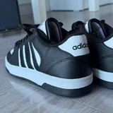 Кроссовки Adidas Break Shoes, джинсы Tommy Hilfiger 7