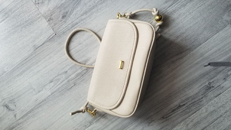 женская сумка с заклепками, женская сумка с замочком