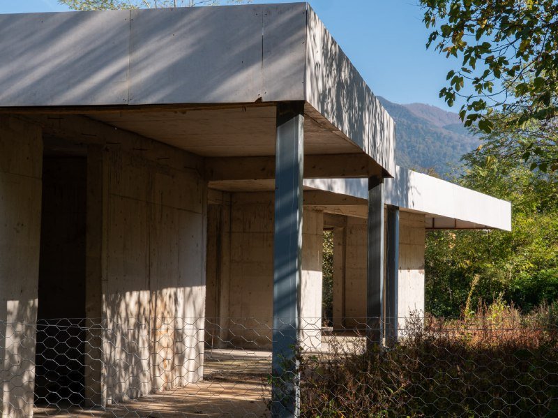 Монолитный дом и участок в Орта Батуми 8