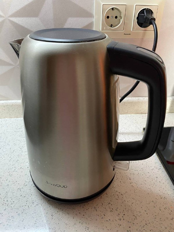 Пылесос Bosch, электрический чайник Kenwood 4