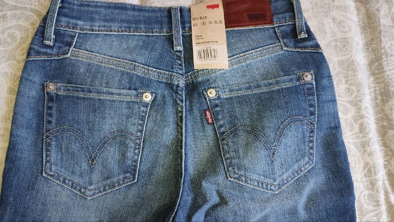 джинсы Levi's оригинал размер 25 новые 2