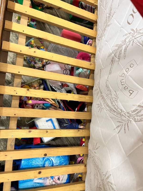 Односпальная кровать с матрасом 3