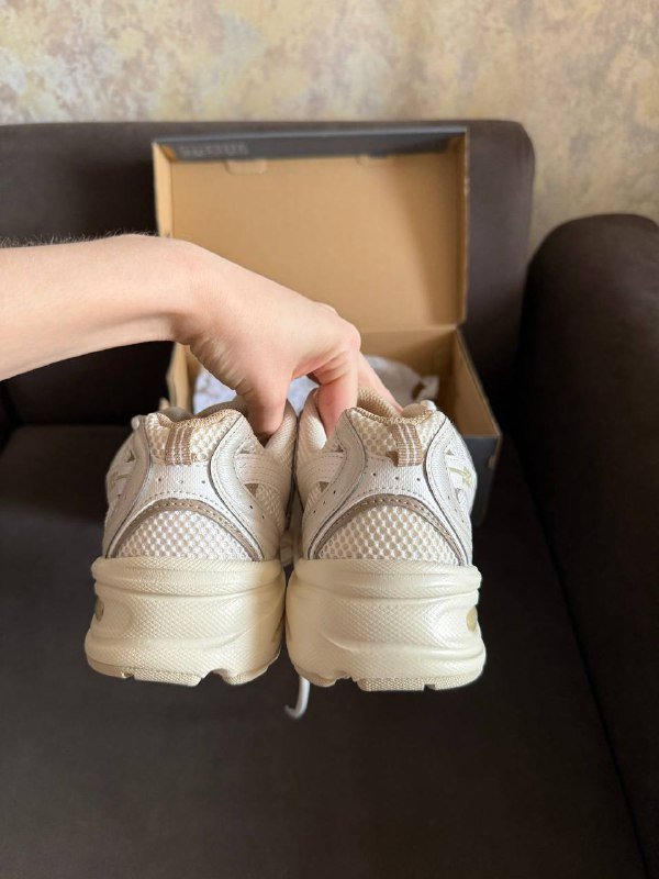 Кроссовки New Balance 530 новые оригинал EU42 US men 8,5 4