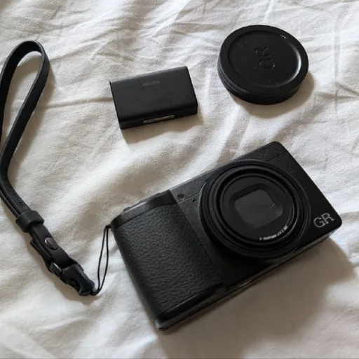 Камера Ricoh GR IV, вспышка Ricoh GF-2