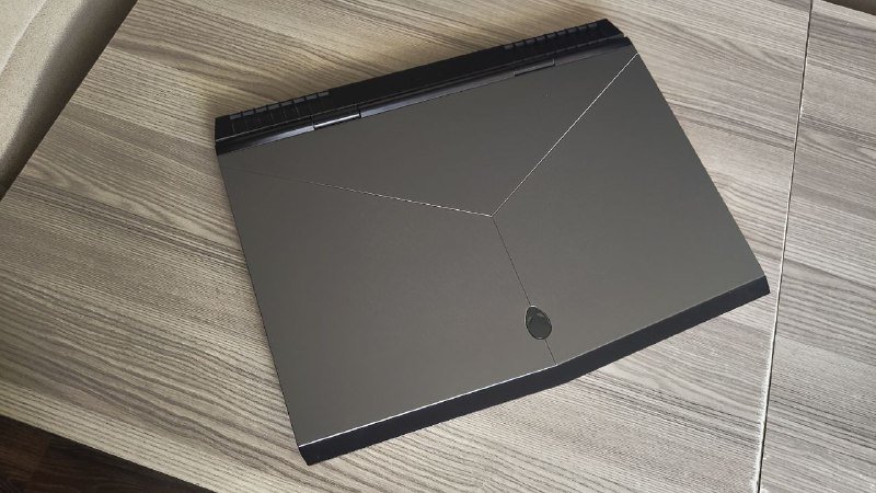 Alienware 17 R4 ноутбук 1
