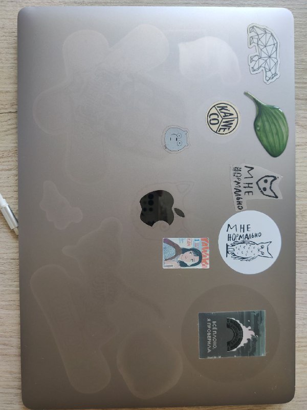 MacBook Pro 15 A1990 середины 2018 с тачбаром и разбитым дисплеем 2
