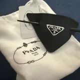 Заколка для волос Prada 1