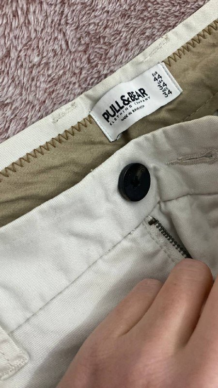 Штаны хаки SMOG, шорты FSBN, белые брюки PULL&BEAR, кепка бесплатно 7
